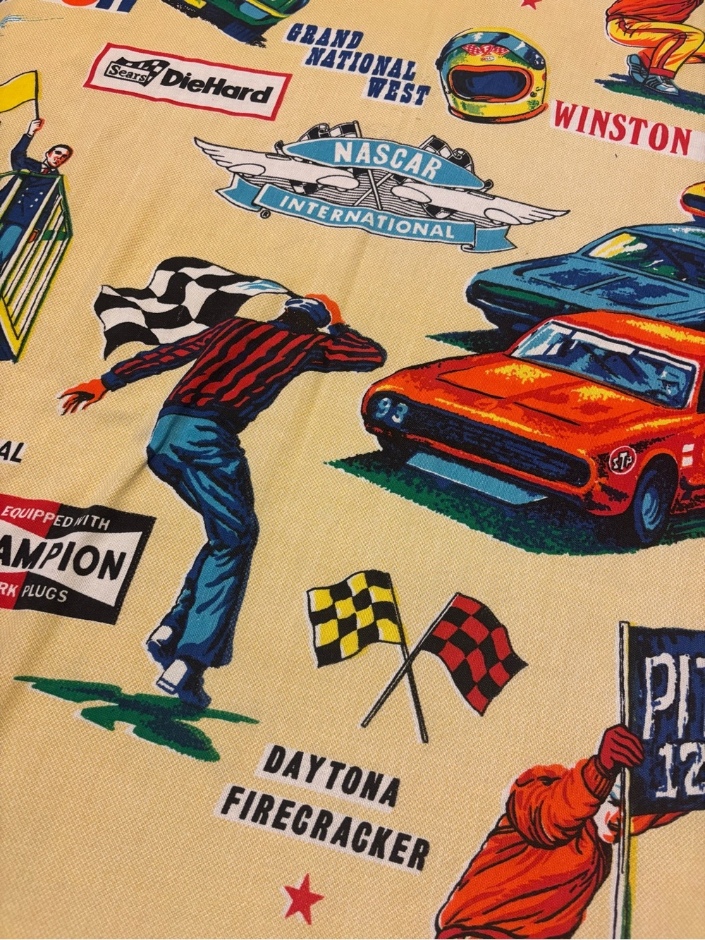 Vintage 1970s Sears Perma-Prest NASCAR Winston 500/Daytona Firecracker Fabric - Picture 8 of 14